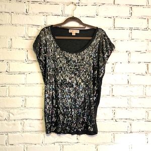 Michael Kors lovely grey w/silver sequin short-sleeved top